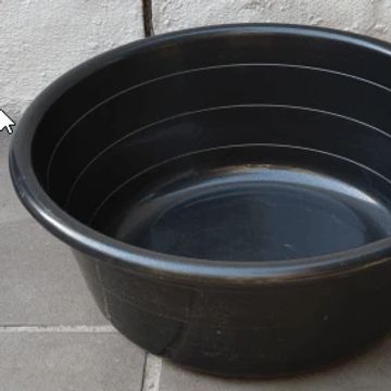 Plastic or metal basin