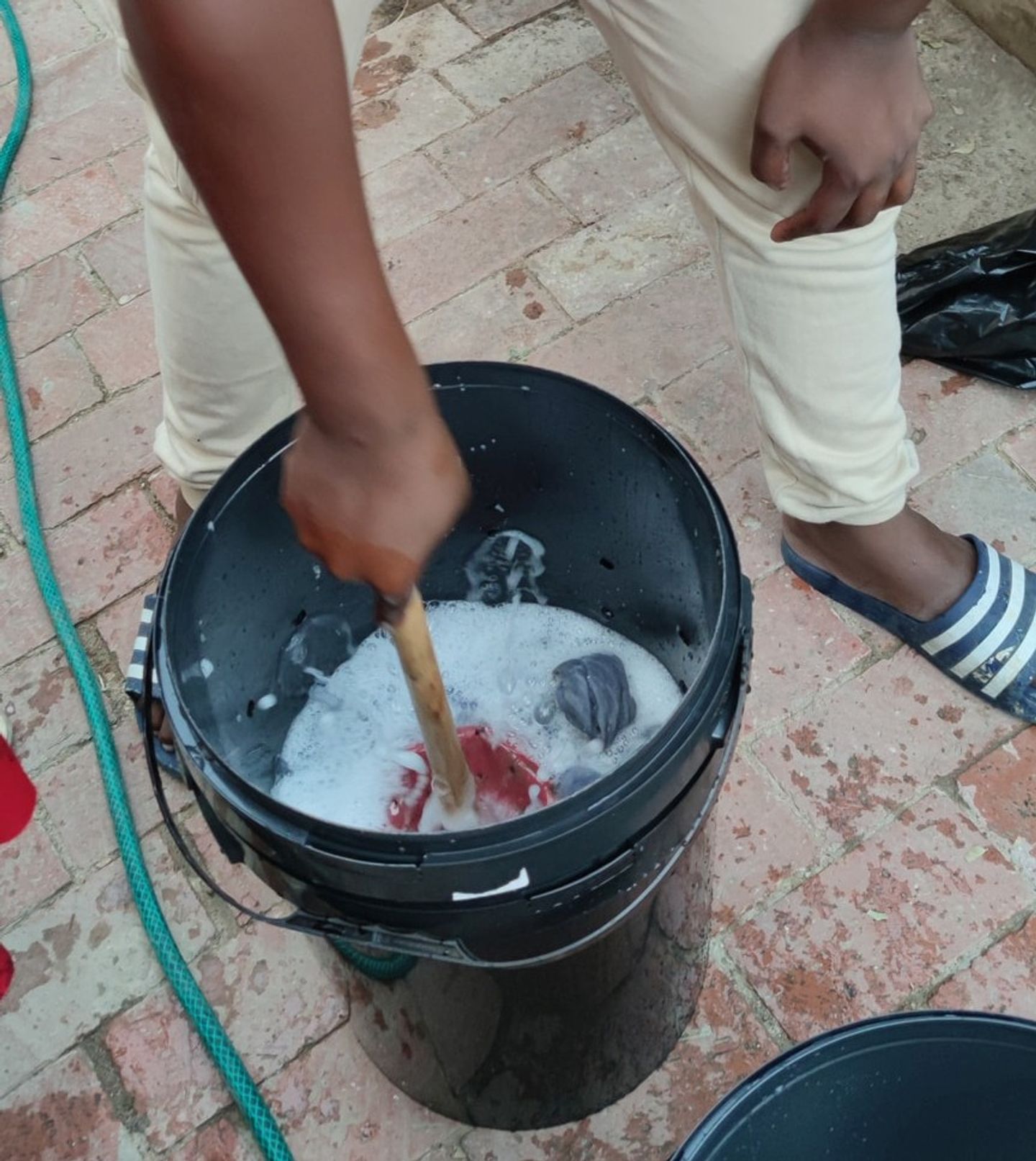 Agitating with plunger