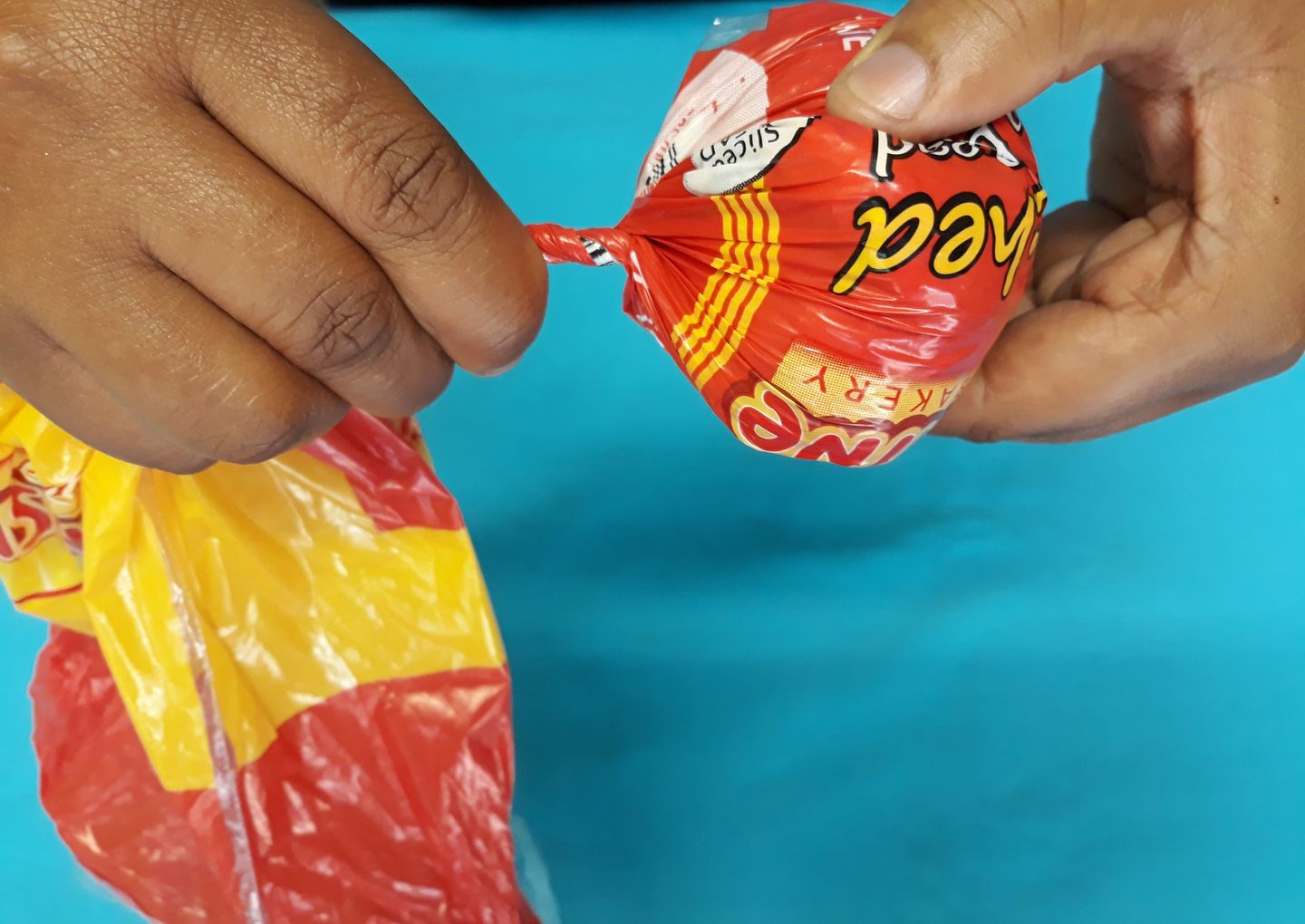 Close the opening of the bag