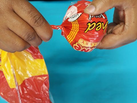 Close the opening of the bag