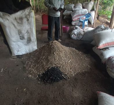 Piled bran and rice husks
