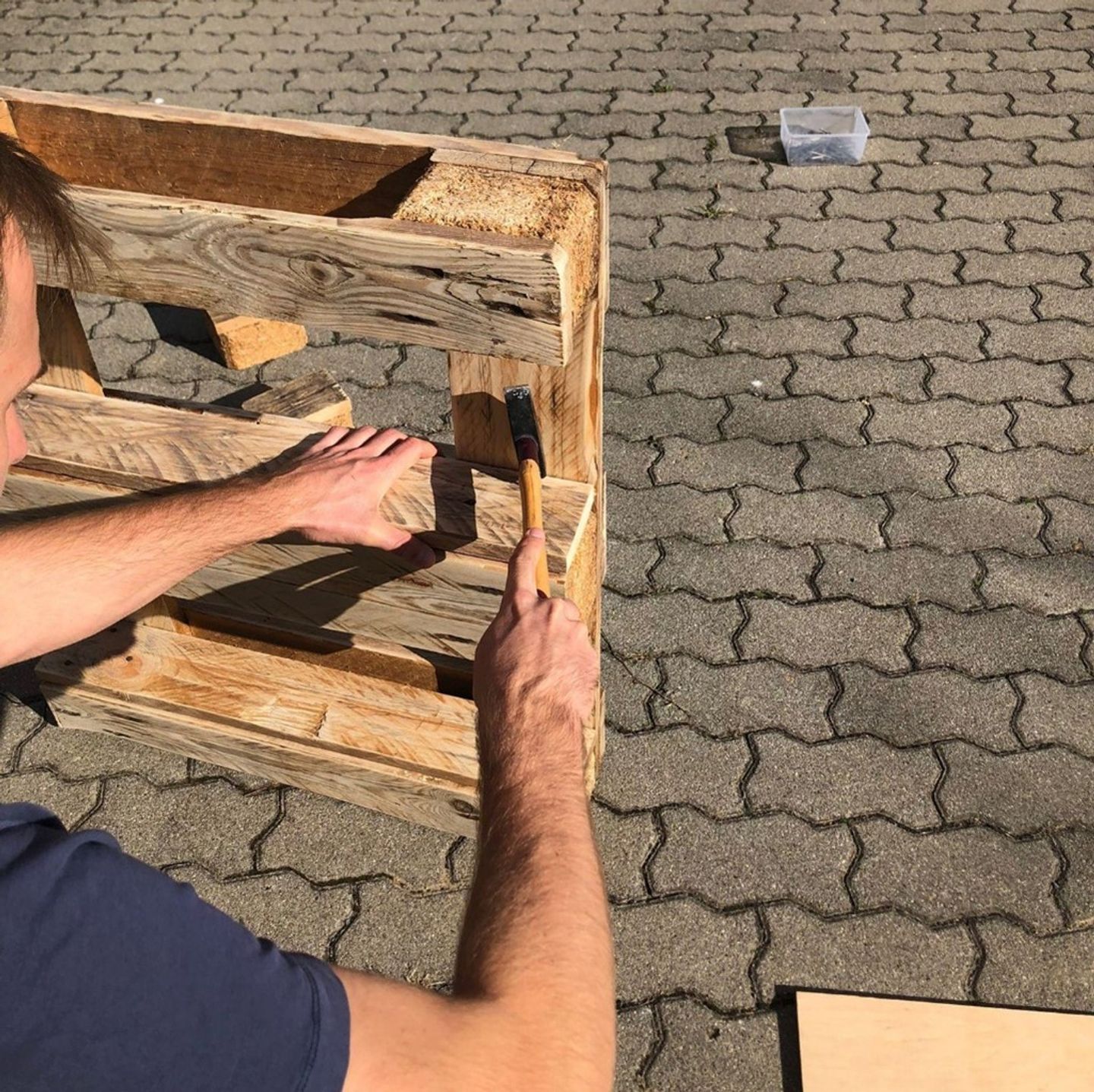 Fix the bottom of the compartments