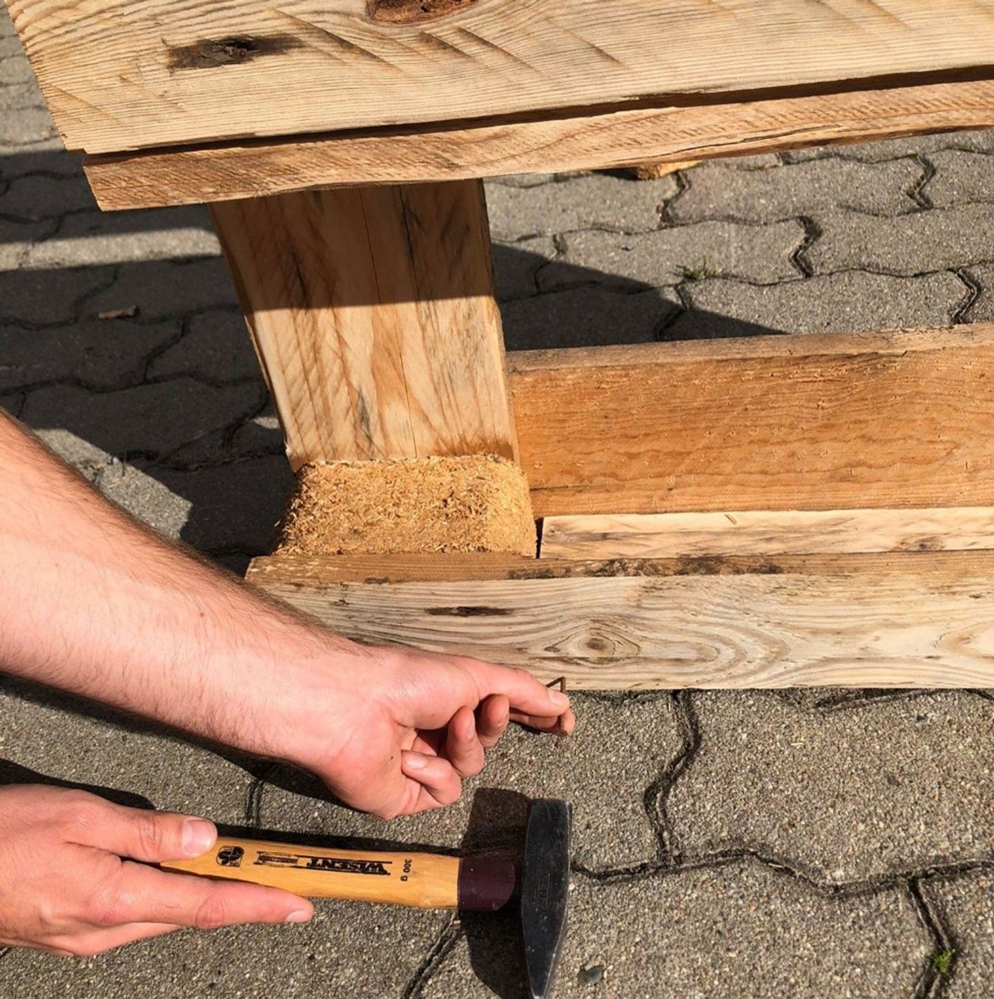 Fix the bottom of the compartments