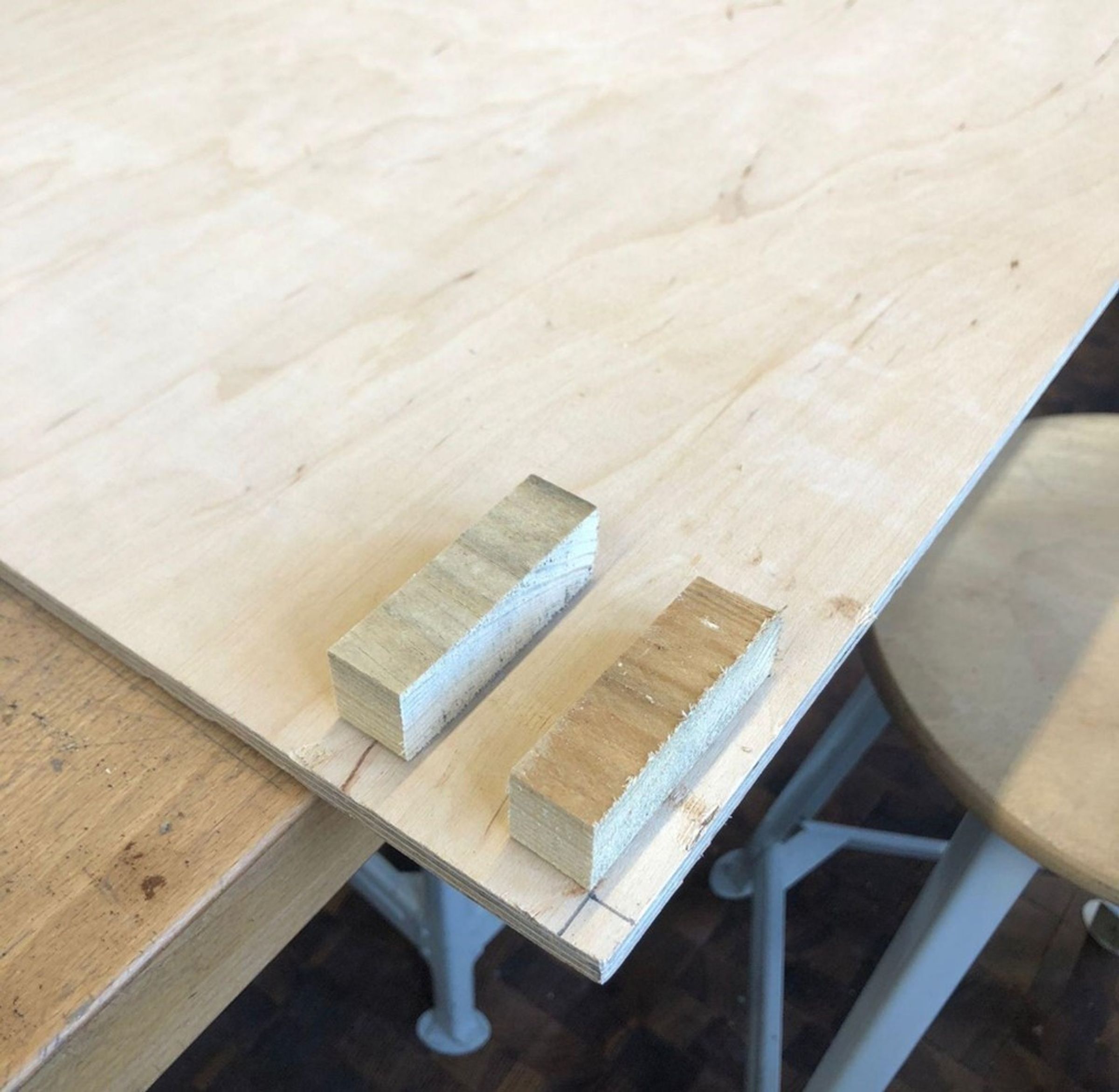 Do the insertion rails for the front feet